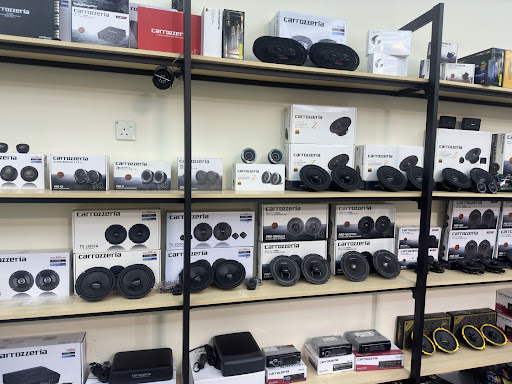 96 AUTO ACCESSORIES & TINT CENTRE