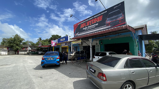 Six Stone Audio Workshop batu rakit KT