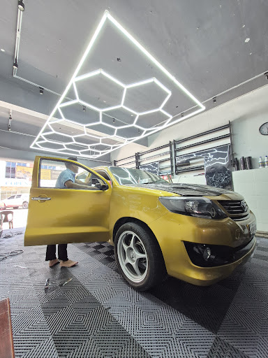 Tinted and accessories Haji Ali