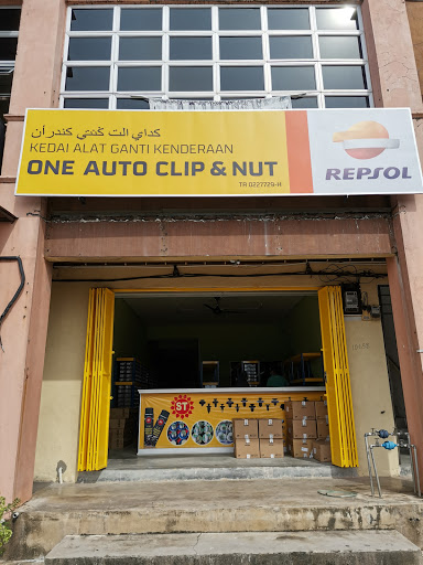 ONE AUTO CLIP & NUT