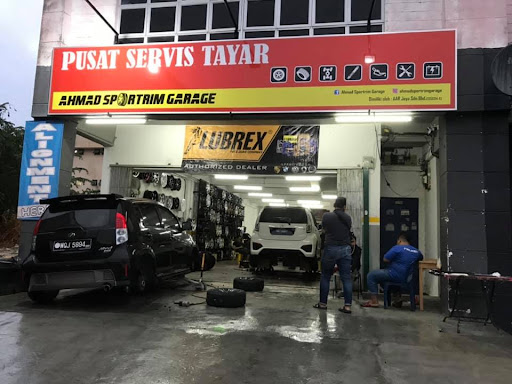 Ahmad Sportrim Garage, Bandar Baru Nilai, Negeri Sembilan. (Sportrim Tyre and Suspension Expert)