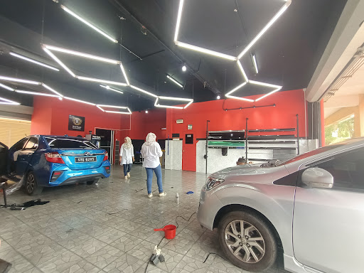 Red Rose Tint & Accessories