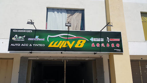 WIN8 AUTO ACC & TINTED