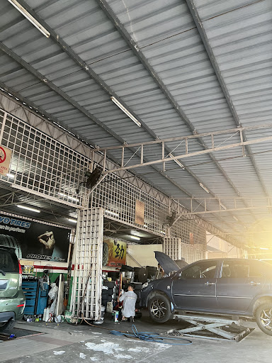 Ri Seng Tyre & Car Accessories Service Ri Seng Tyre & Car Accessories Service