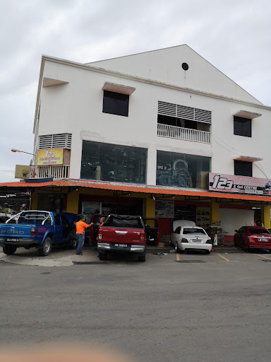 123 Car Accessories & 4x4 Centre