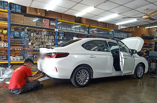 Kedai Aksesori & Penghawa Dingin Kereta ACE