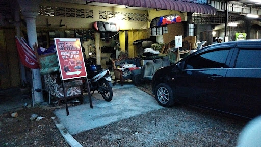 GEE KUSYEN berangan GEE KUSYEN berangan