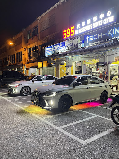 595 CAR ACCESSORIES SERVICE CENTRE 595 CAR ACCESSORIES SERVICE CENTRE