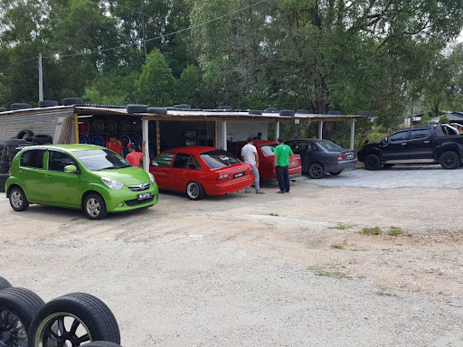 Pekan Autoparts & Accessories (Kedai Tayar dan Sportrim) Pekan Autoparts & Accessories (Kedai Tayar dan Sportrim)