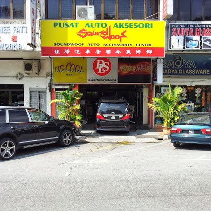 Pusat Aksesori Kereta Sound Woof